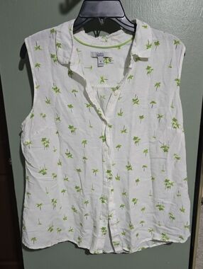 croft & barrow White Sleeveless Button-Up Top with Lime Palm Print